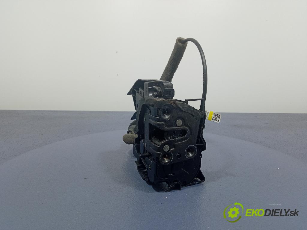 Renault Megane 2016 zámek dveře Zad: v pravo: 825025222R