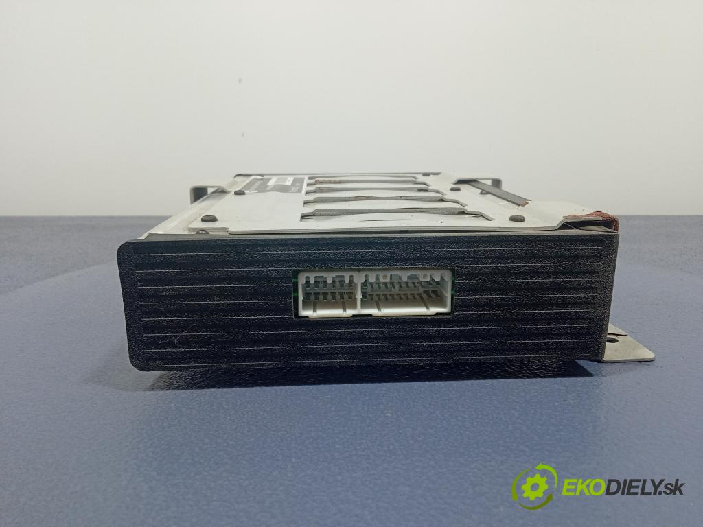 Chrysler 300 m 1998 Zesilovač: Rádio: Navigacia: 04760902AB