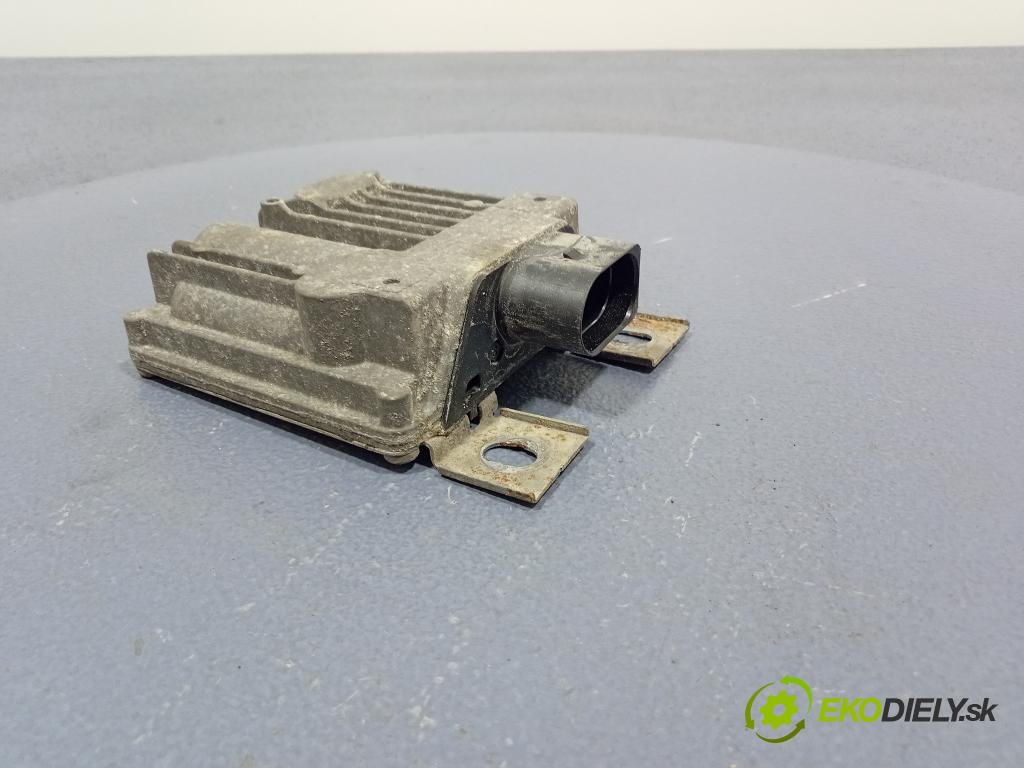 Vw Touareg 2016 řídící jednotka 7P0906093B