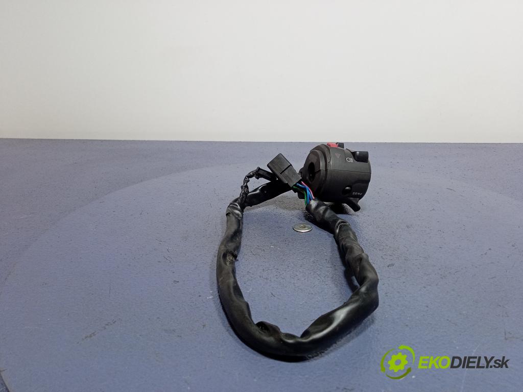 Kawasaki Z750 2008 prepínač svetiel 01