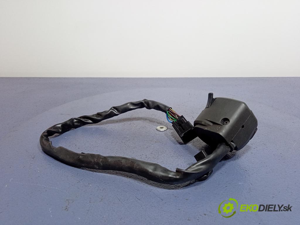 Kawasaki Z750 2008 prepínač svetiel 01