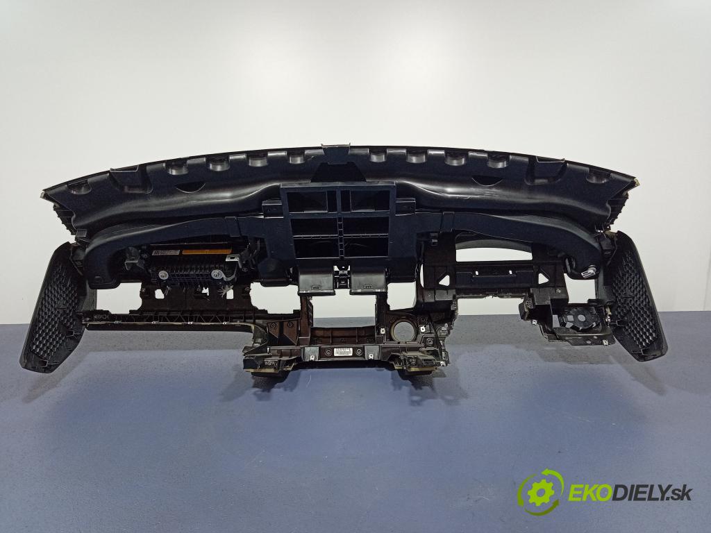 Vw Touareg 2016 kokpit,pristrojová doska 7P1857181