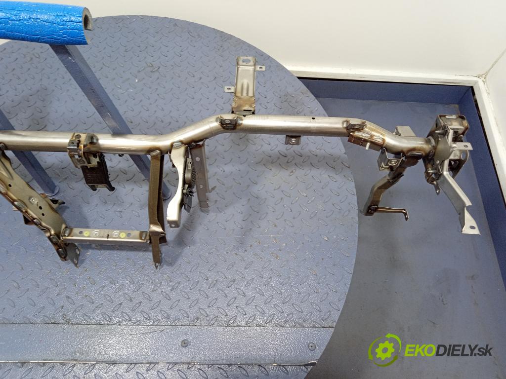 Vw Touareg 2016 kokpit,pristrojová doska 7P0858045J