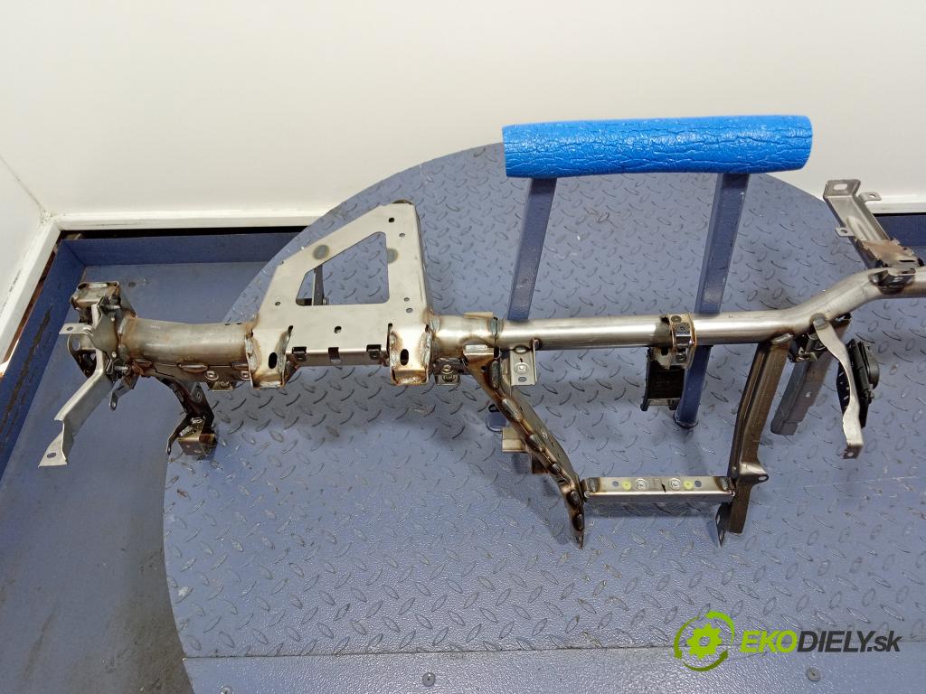 Vw Touareg 2016 kokpit,pristrojová doska 7P0858045J