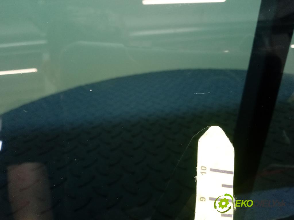 Fiat Ducato 2010 sklo dvere zad ľavé 01