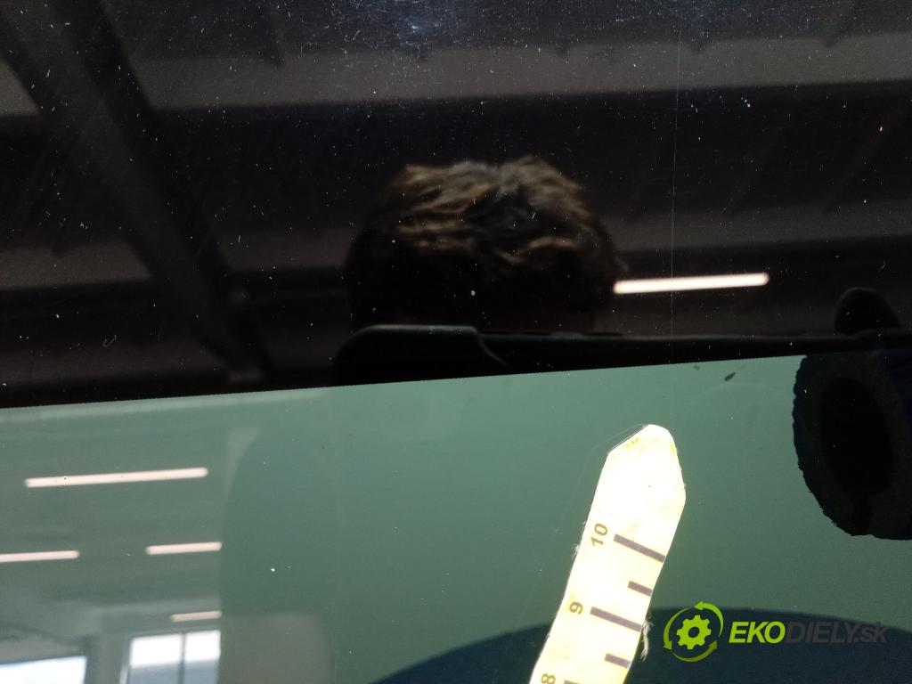 Fiat Ducato 2010 sklo dvere zad ľavé 01