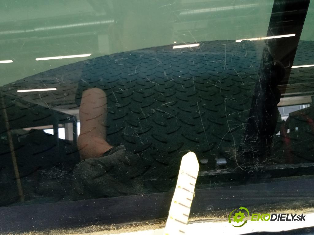 Fiat Ducato 2010 sklo dvere zad ľavé 01