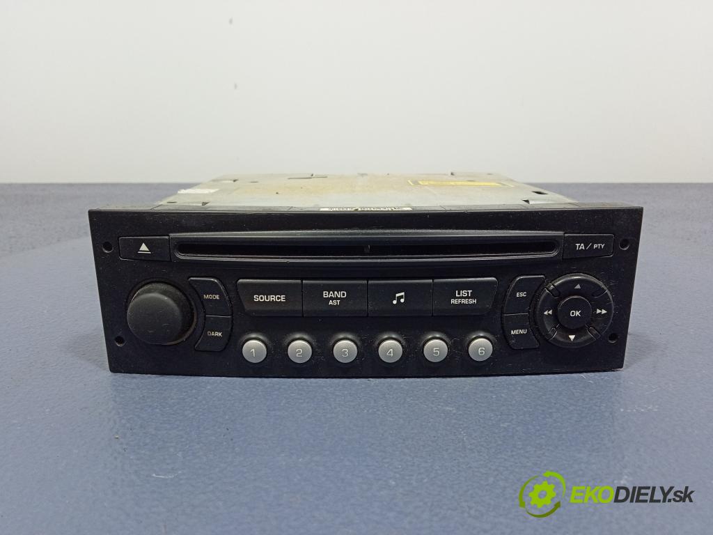 Citroen C4 2005 Radio I Navigácia: 01