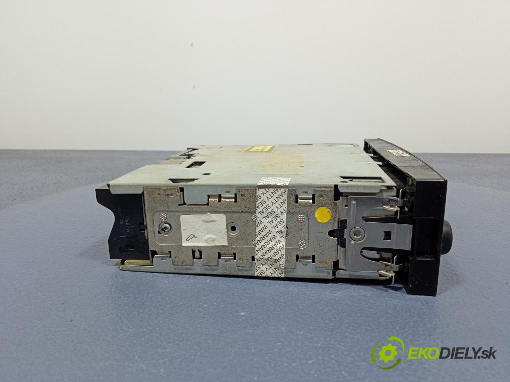 Citroen C4 2005 Radio I Navigácia: 01