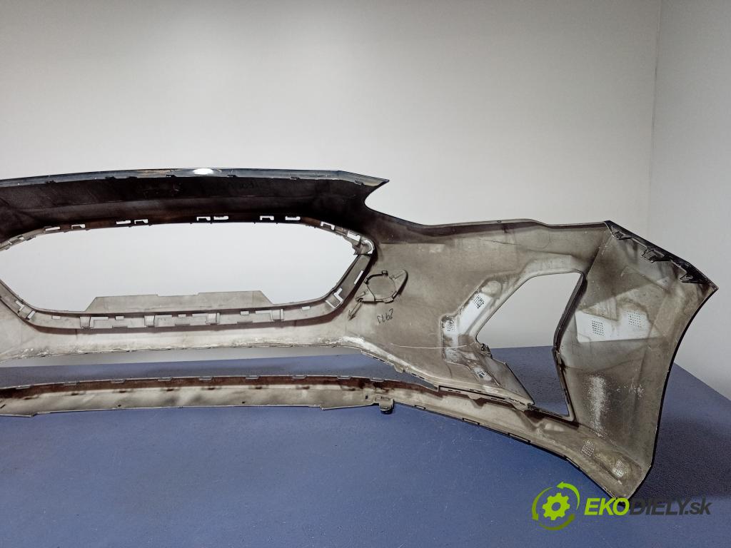 Ford Focus 0 nárazník před 01