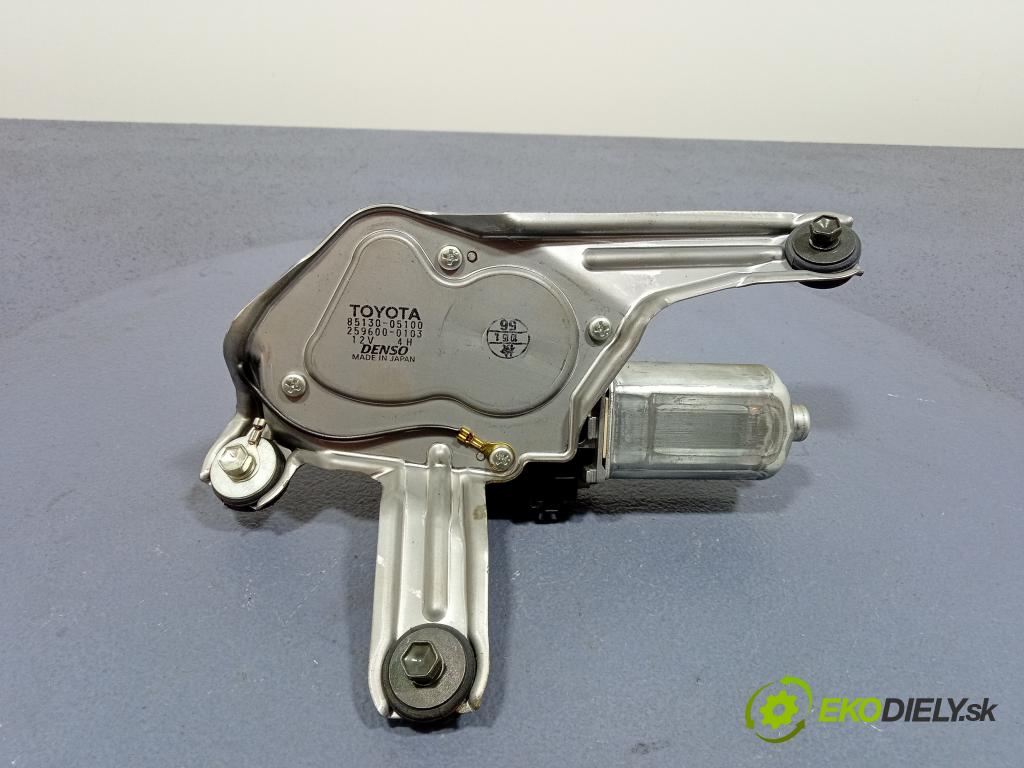 Toyota Avensis 2006 motor: Stierače: zad 85130-05100