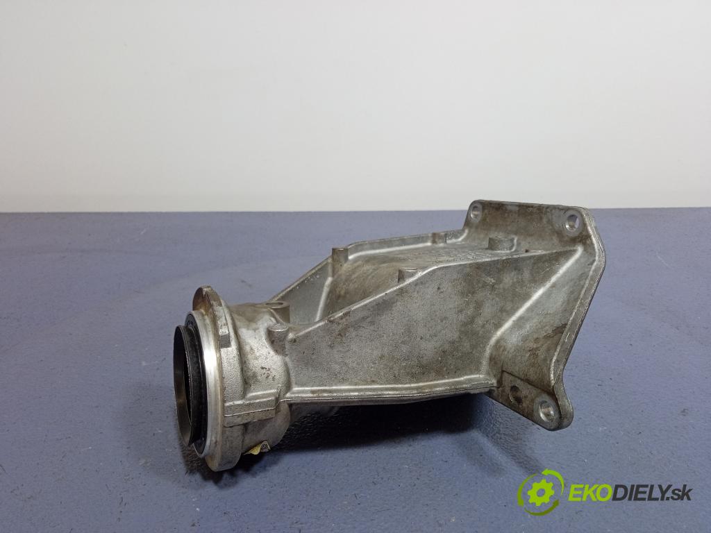Bmw M4 2023 poloos Prava: Predné 8639382