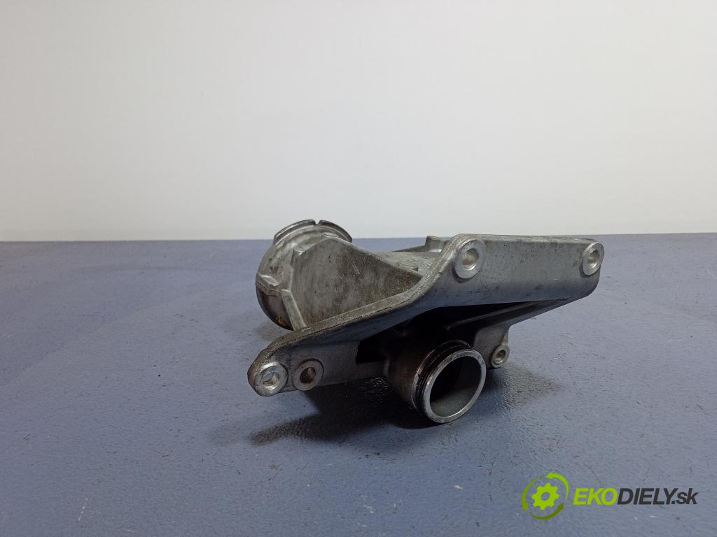 Bmw M4 2023 poloos Prava: Predné 8639382