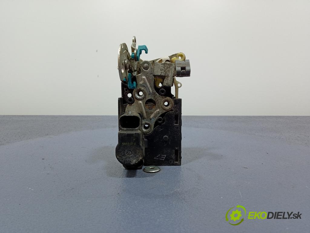 Chevrolet Aveo 2010 zámek dveře před v pravo: 01