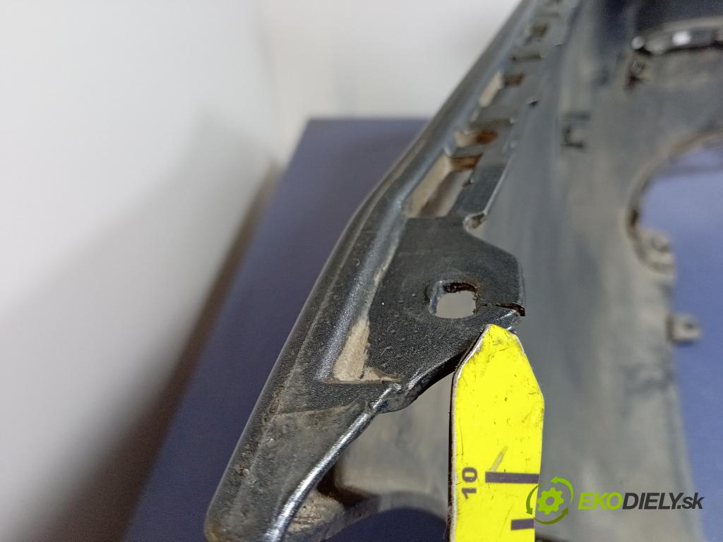 Mercedes E-klasa 0 nárazník Zad: 01