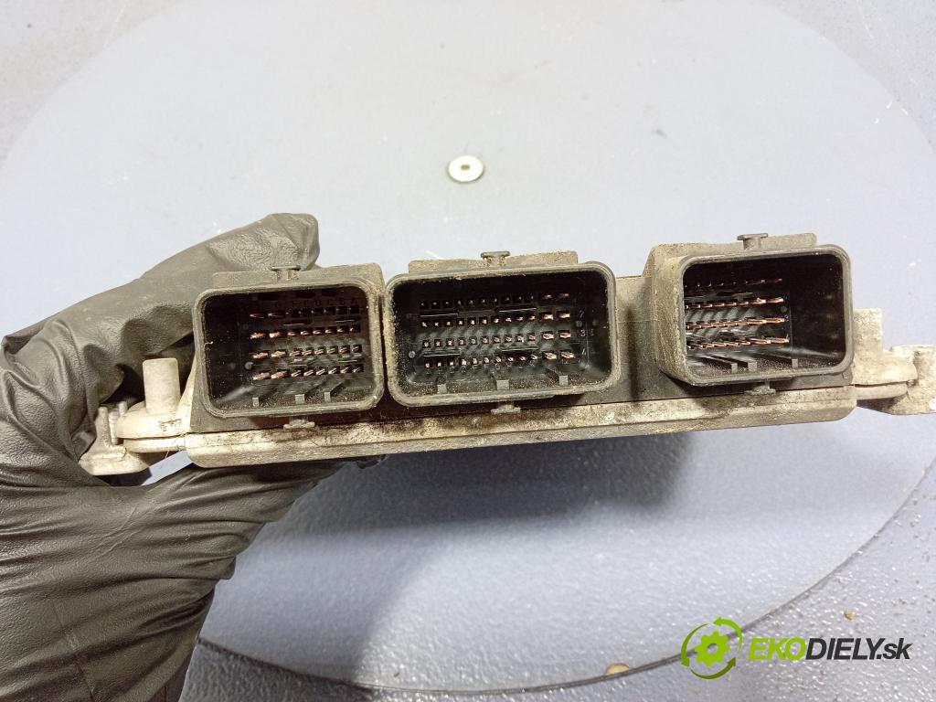 Peugeot 807 2005 riadiaca jednotka Motor: 9646850580
