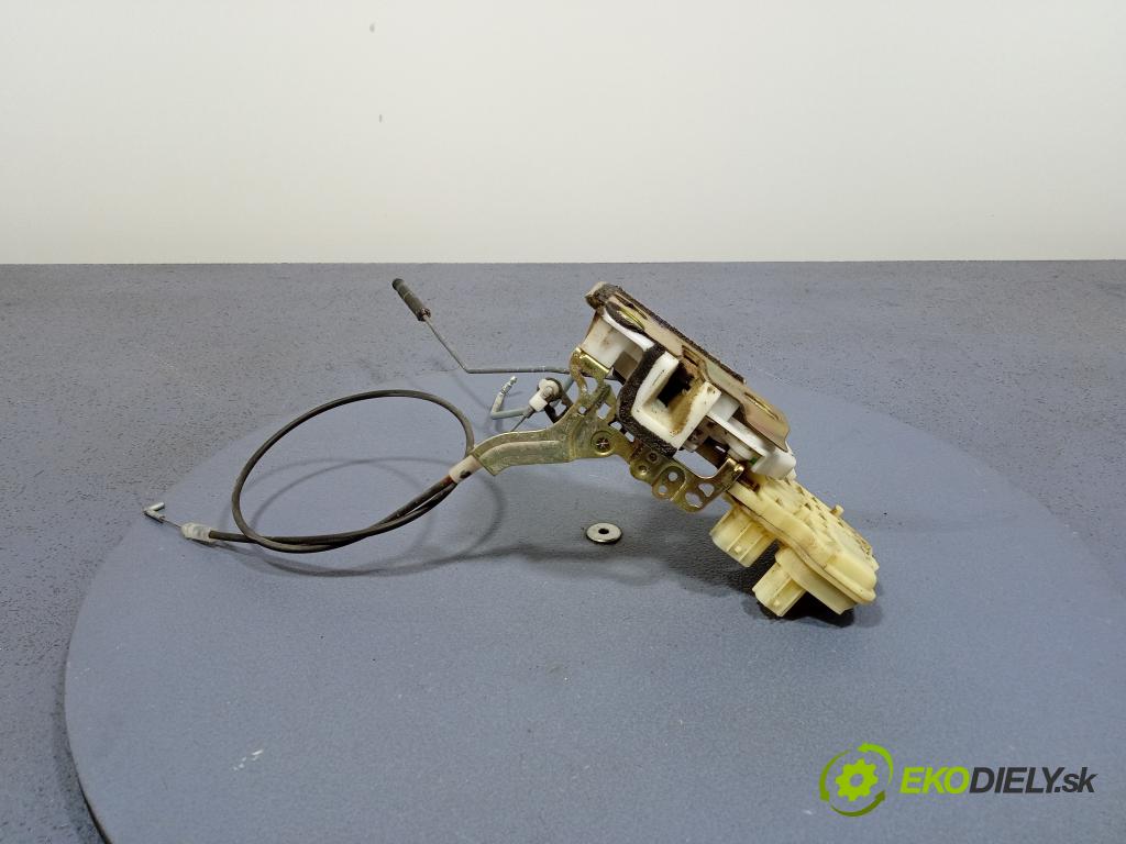 Honda Civic 2004 zámek dveře před v pravo: 01