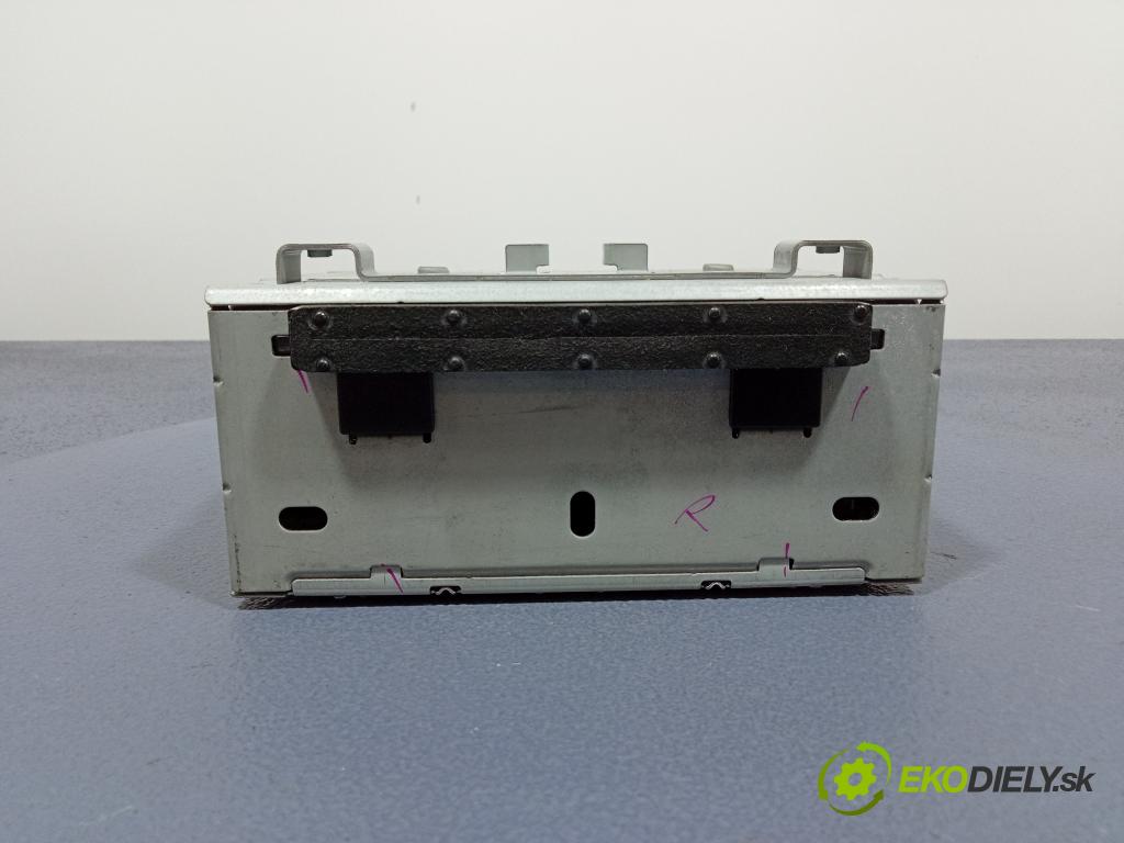 Ford Fiesta 2013 Radio I Navigácia: AM5T-18C815-GL