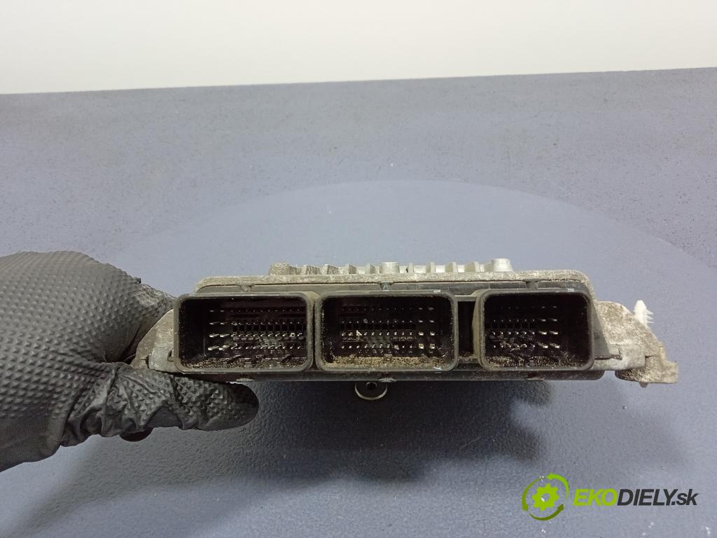 Ford C-max 2006 riadiaca jednotka Motor: 4M51-12A650-JH