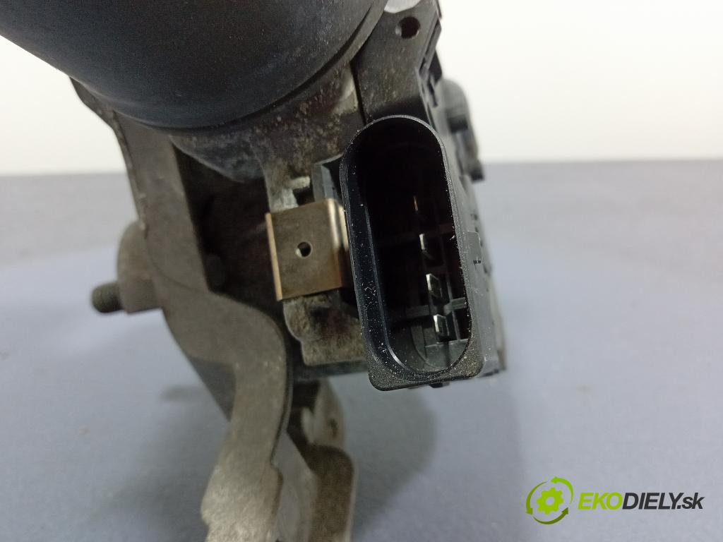 Ford Focus 2015 mechanizmus motor: Stierače: Predné BM51-17504-BL