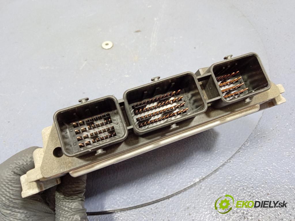 Citroen C4 2005 riadiaca jednotka Motor: 0281011629