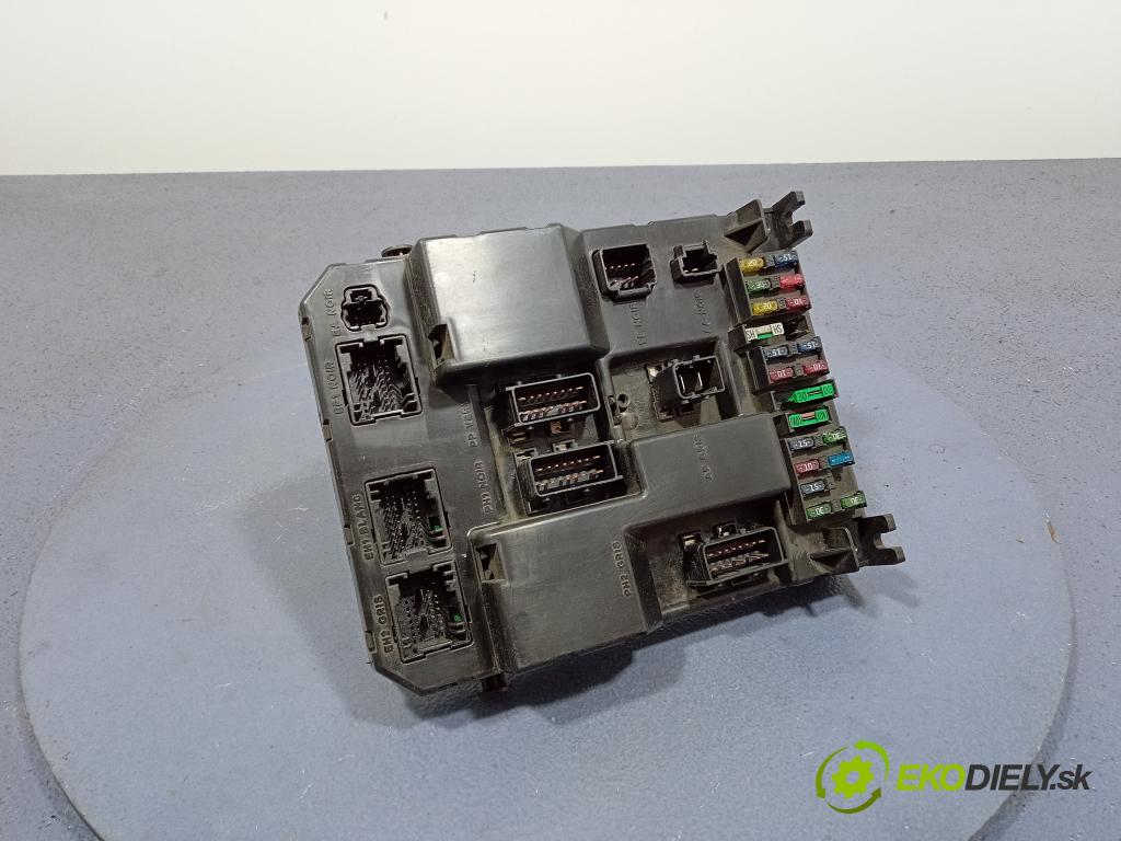 Peugeot 307 2003 skříňka Pojistky 9651197680