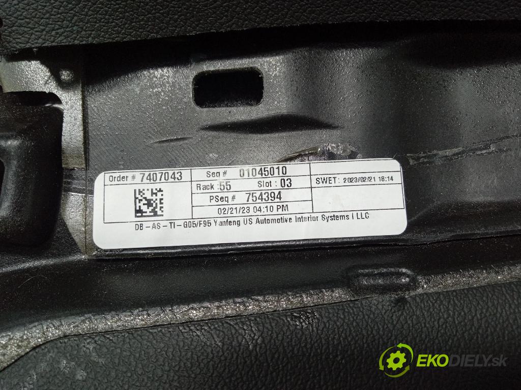 Bmw X5 2023 kokpit,pristrojová doska 01