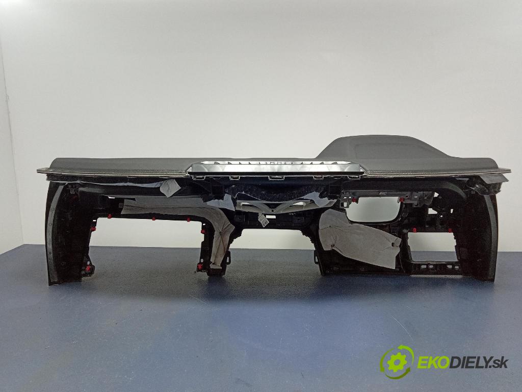 Bmw X5 2023 kokpit,pristrojová doska 01