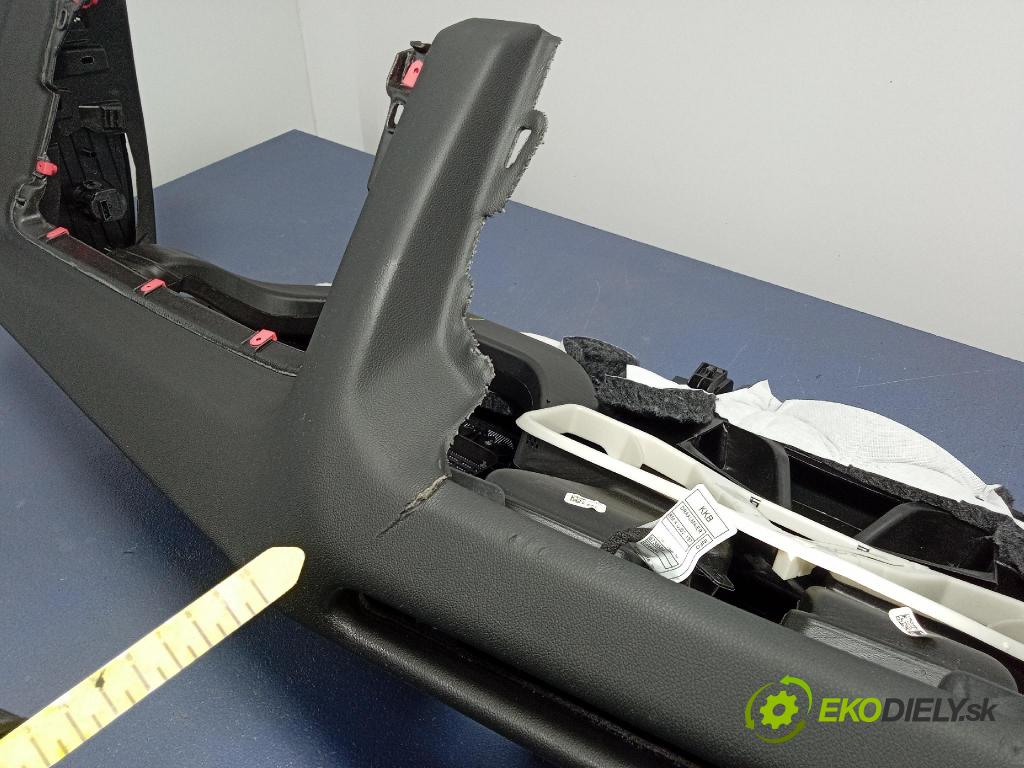 Bmw X5 2023 kokpit,pristrojová doska 01