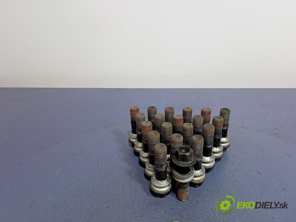 Mercedes GLE-Klasa 2020 skrutka Do Kolesá: 01