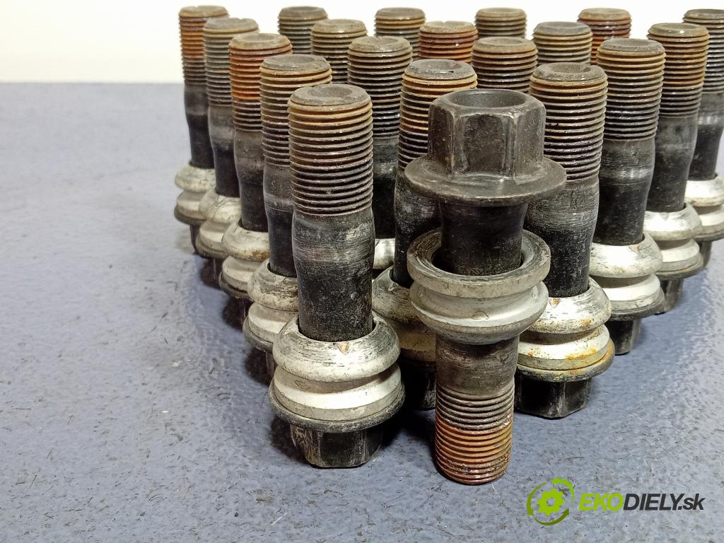 Mercedes GLE-Klasa 2020 skrutka Do Kolesá: 01