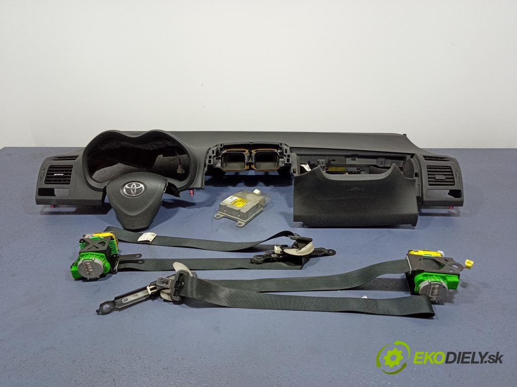 Toyota Auris 2008 kokpit,pristrojová doska 55302-02170