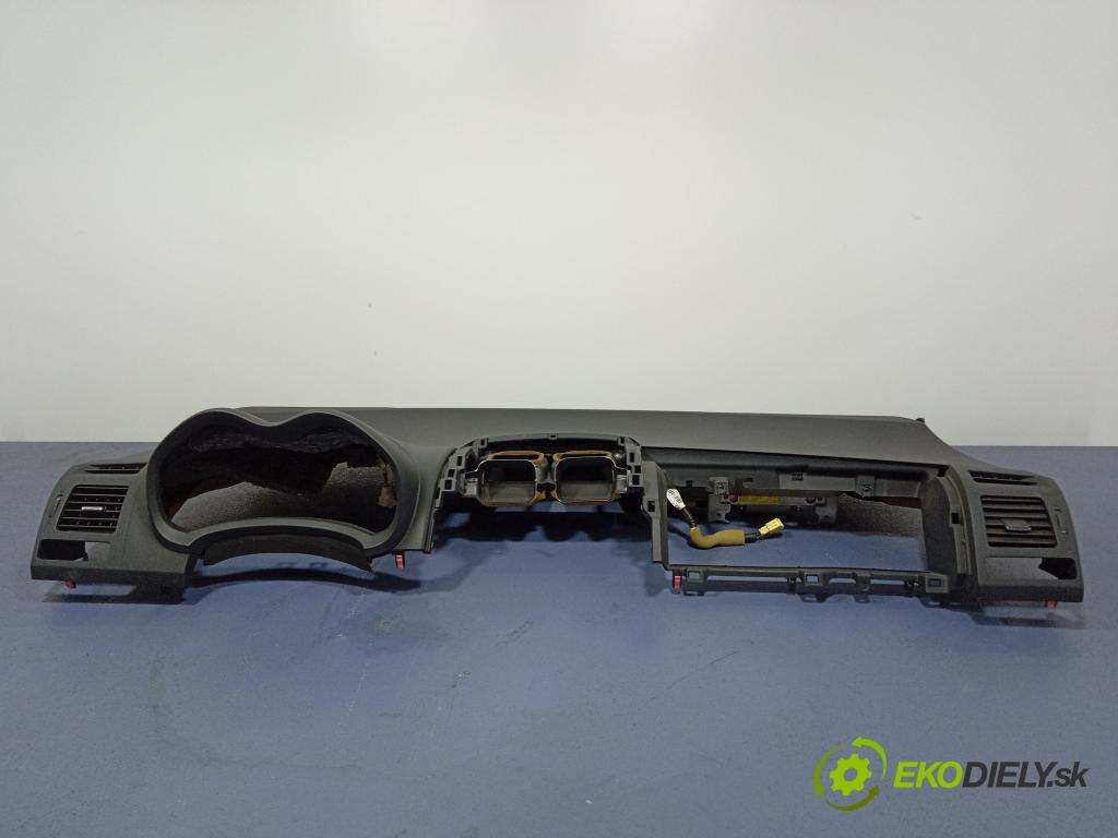 Toyota Auris 2008 kokpit,pristrojová doska 55302-02170