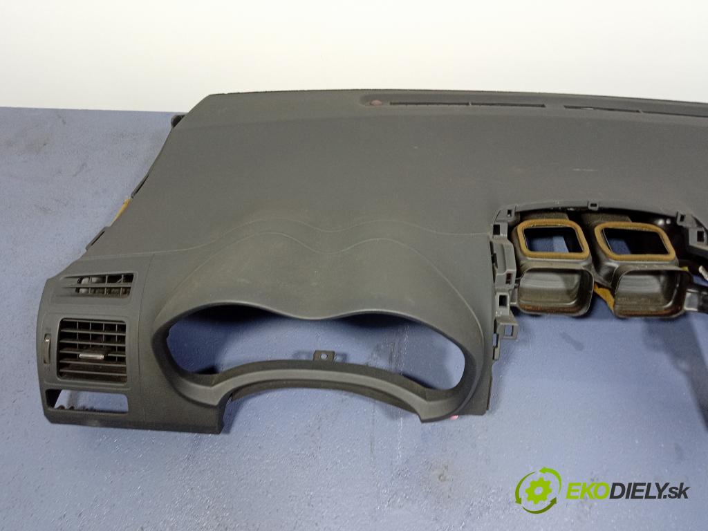 Toyota Auris 2008 kokpit,pristrojová doska 55302-02170