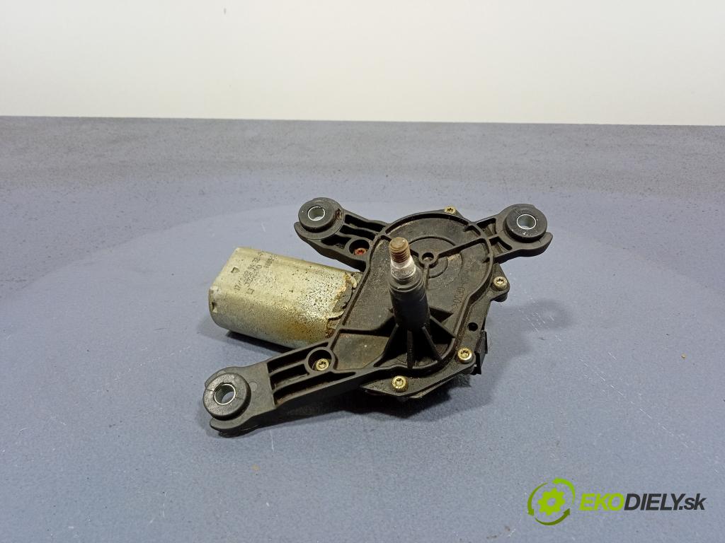 Opel Vectra 2003 motor: Stierače: zad 01