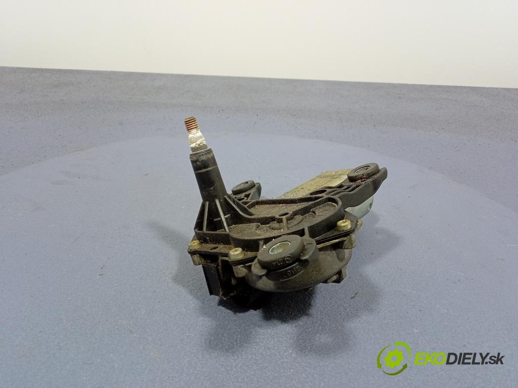 Opel Vectra 2003 motor: Stierače: zad 01