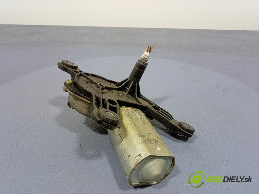 Opel Vectra 2003 motor: Stierače: zad 01