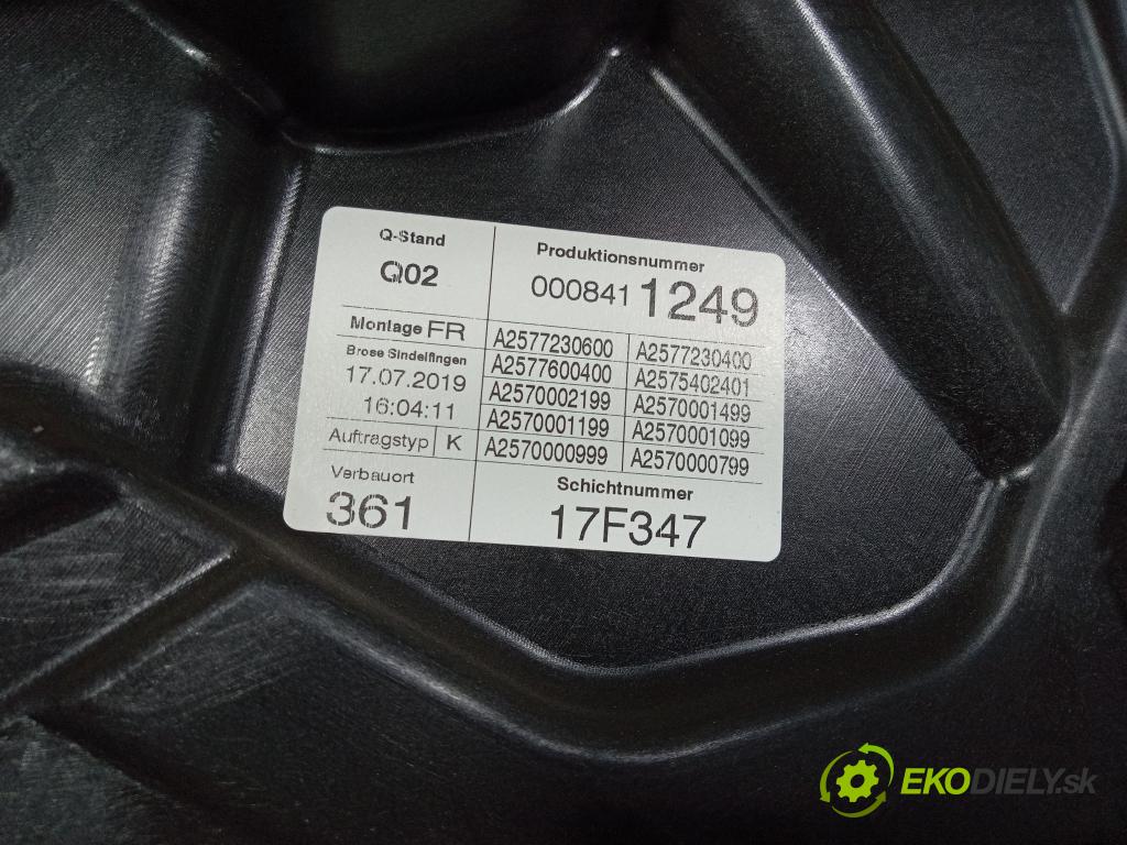 Mercedes Amg 2019 mechanismus stahování Sklenka: před v pravo: A2577230600