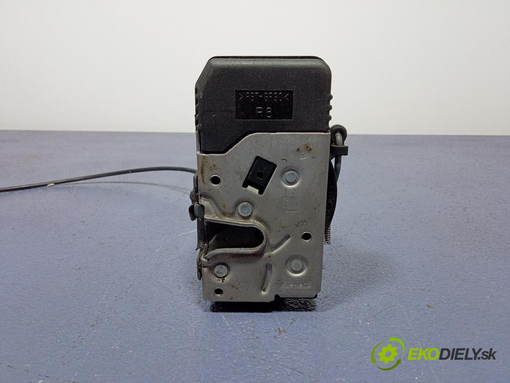 Renault Trafic 2010 zámek dveře před v pravo: 8200042171