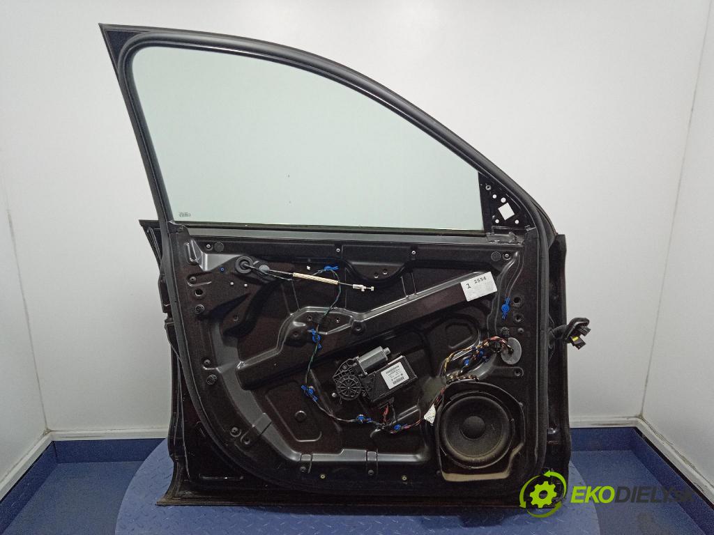 Vw Touareg 2005 dveře před Vlevo, odjet: 01