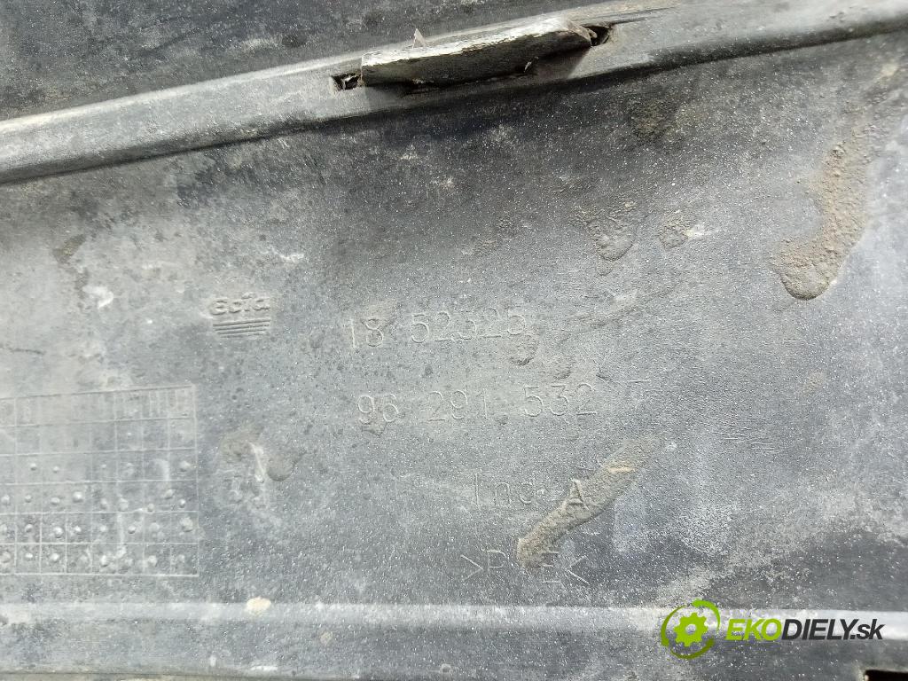 Peugeot 607 2003 nárazník Predné 01