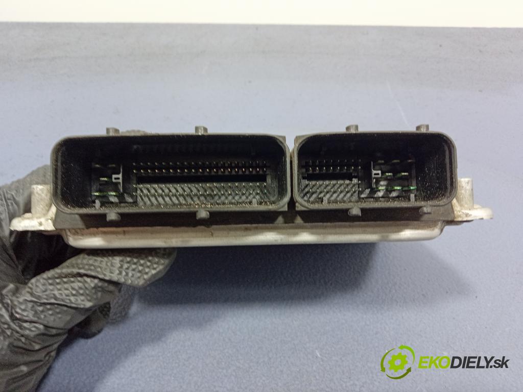 Seat Leon 2000 riadiaca jednotka Motor: 0261206545