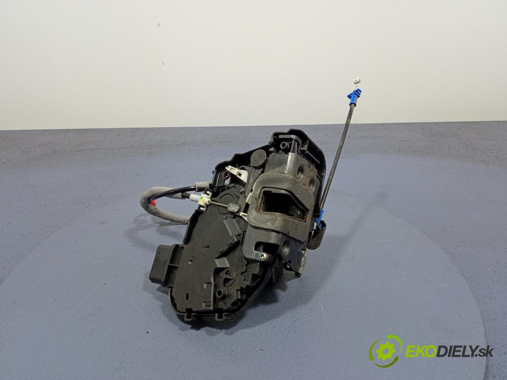 Ford Mondeo 2007 zámek dveře před v pravo: 6M2A-R21812-CC