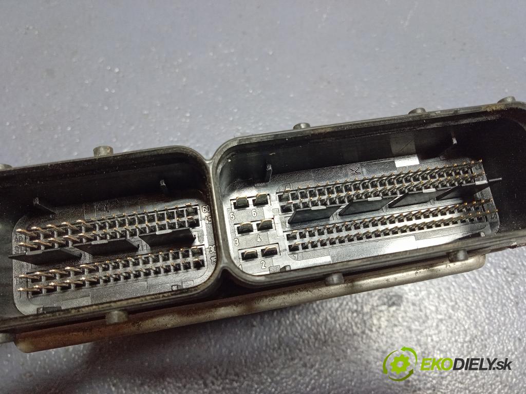 Opel Insignia 2010 riadiaca jednotka Motor: 55576906