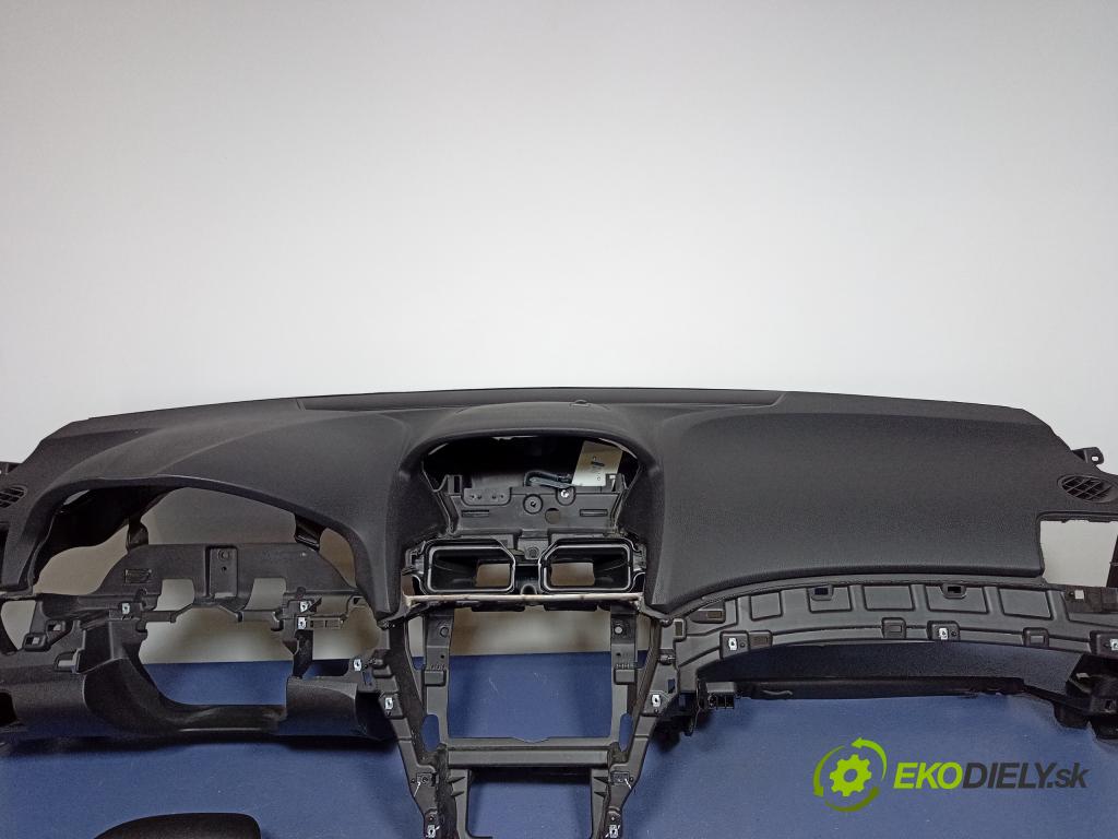 Acura Tl 2009 kokpit,pristrojová doska 01