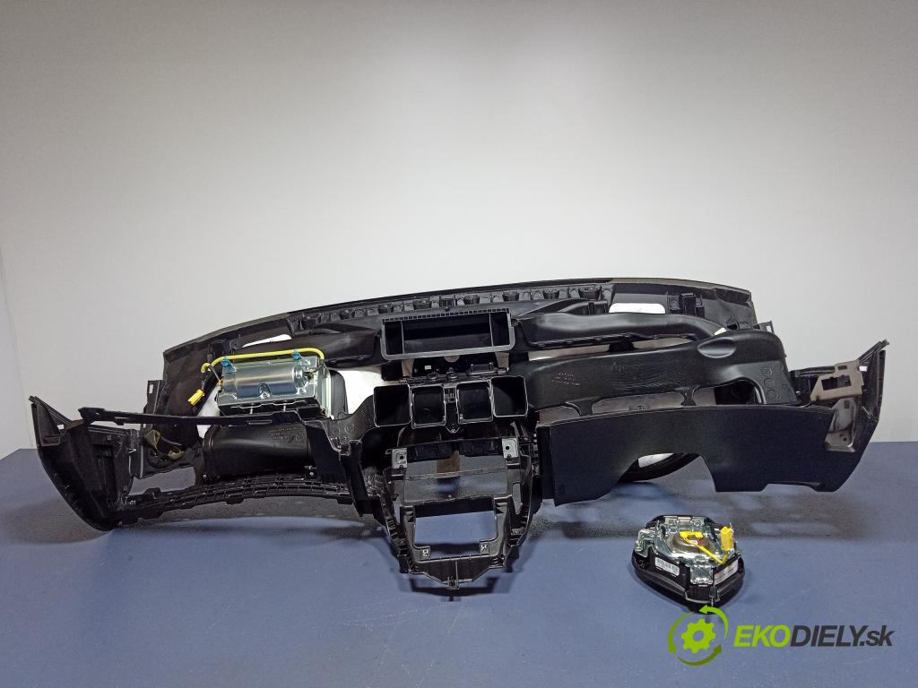 Acura Tl 2009 kokpit,pristrojová doska 01