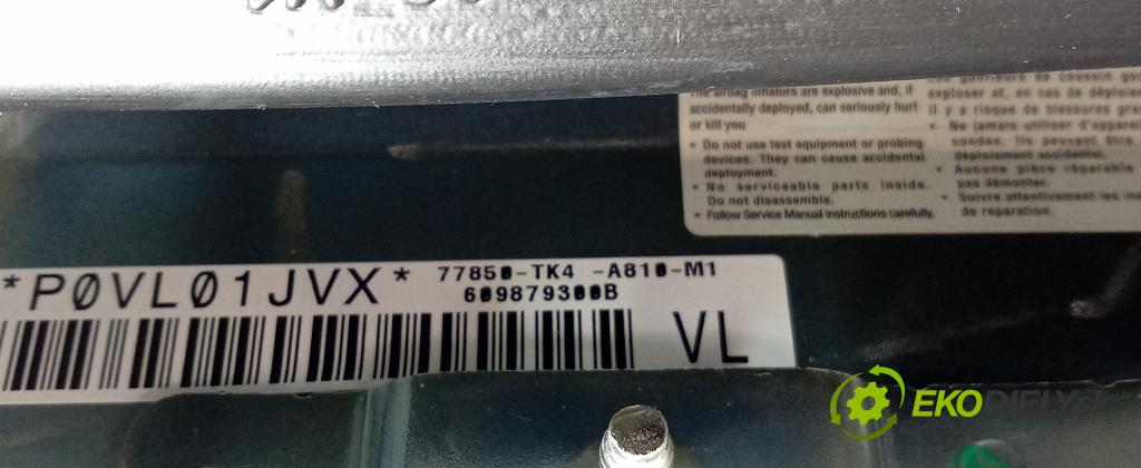 Acura Tl 2009 kokpit,pristrojová doska 01