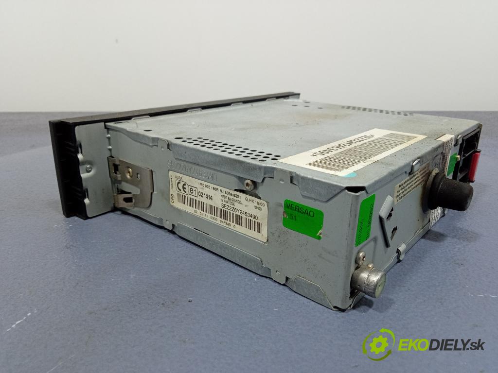 Seat Leon 2000 Radio I Navigácia: 1M0035186B