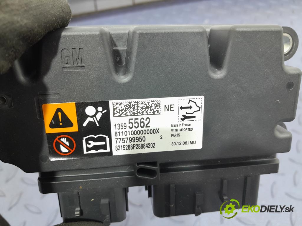 Opel Astra 2015 kokpit,pristrojová doska 01