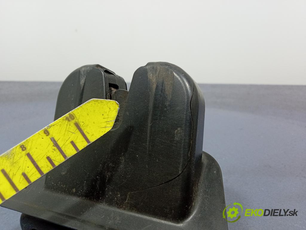 Audi A2 2000 zámek Klapky: kufr 8Z0827520